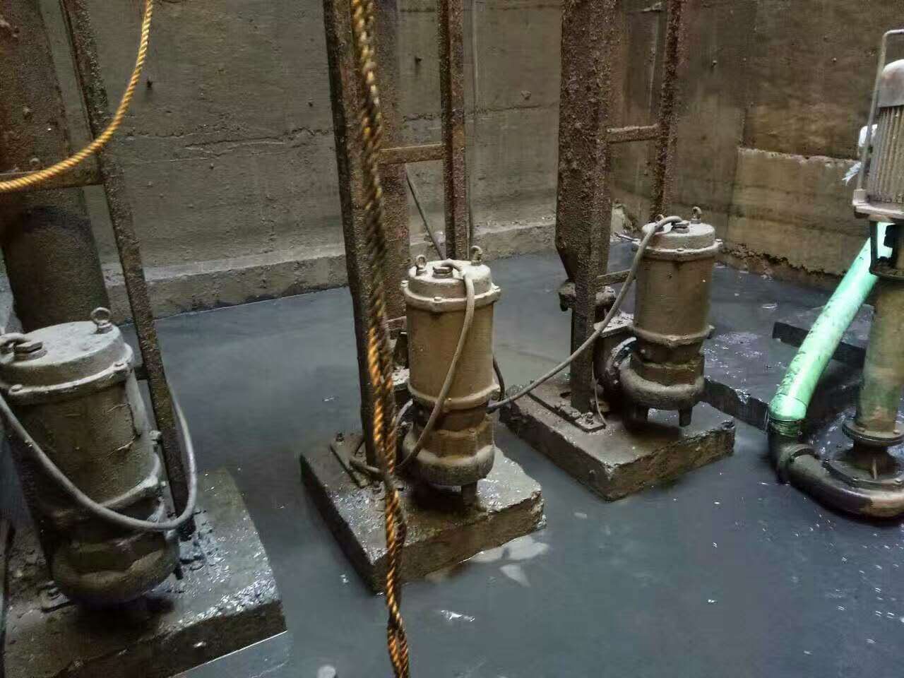 阎良污水池清理